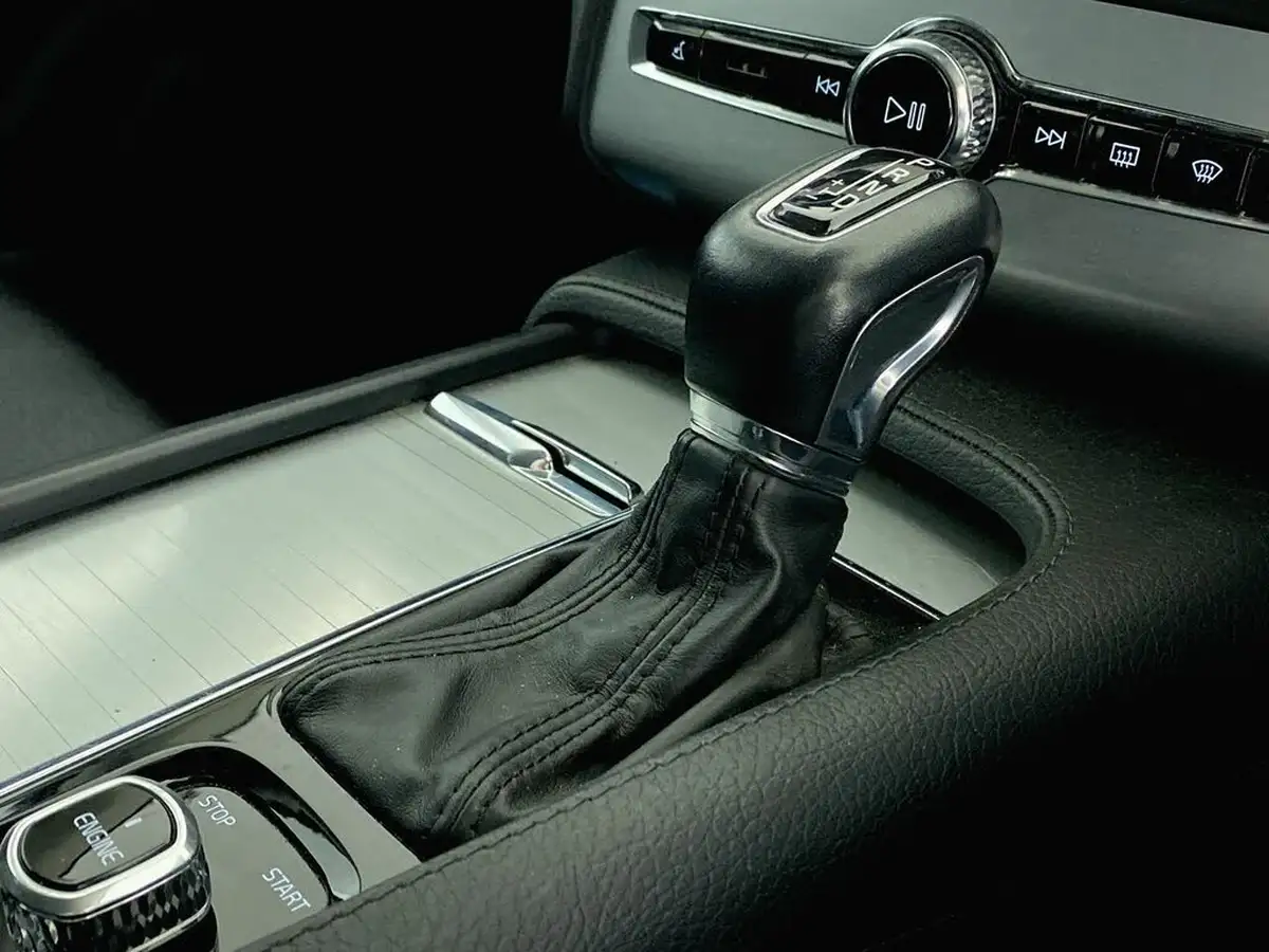 2016-volvo-xc90-20td-d5-momentum-big-21