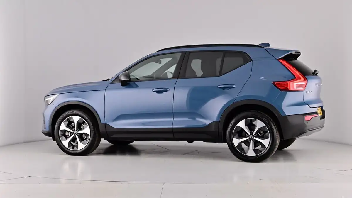2023-volvo-xc40-20-b3-plus-big-61