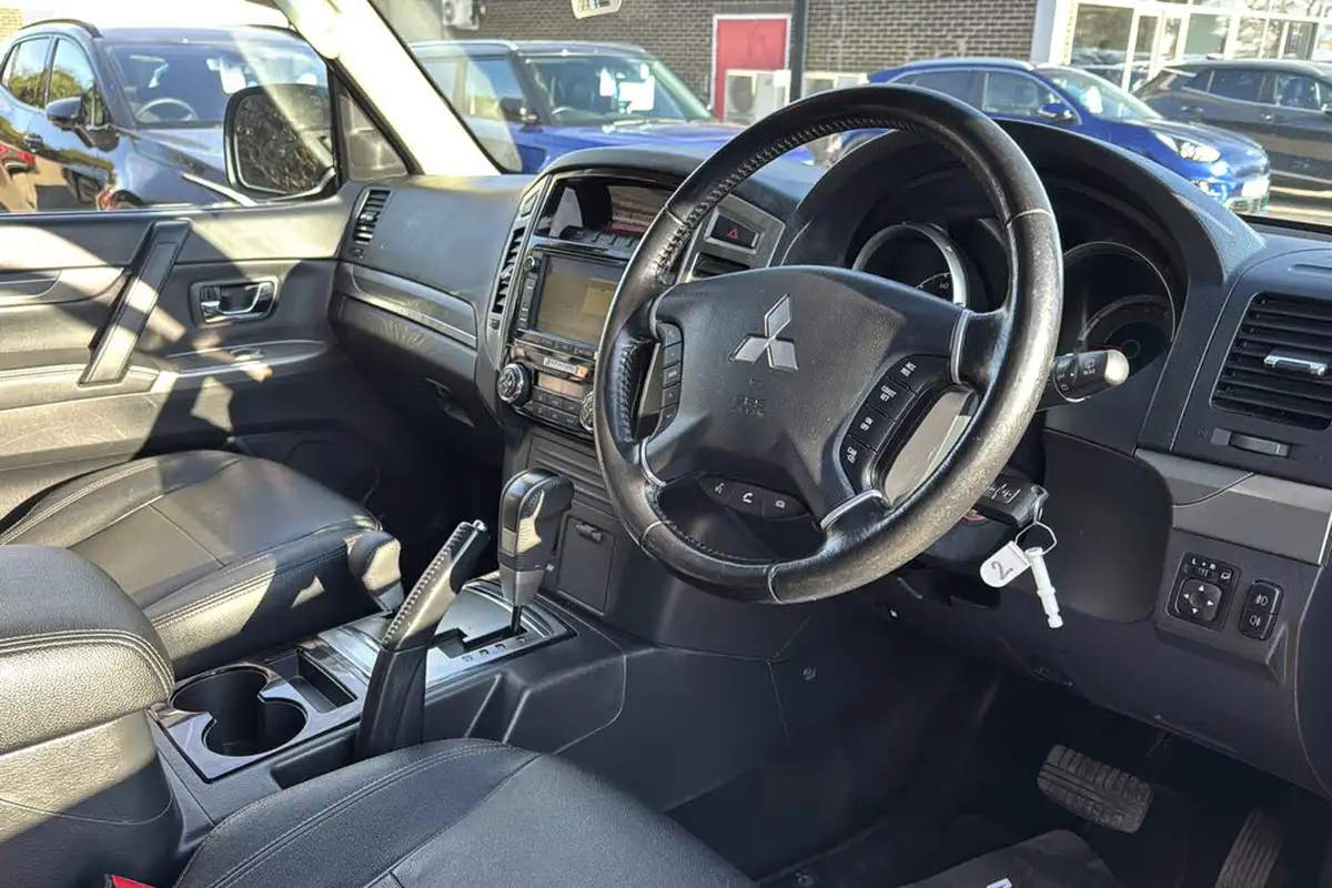 2015-mitsubishi-shogun-32td-sg3-187bhp-big-8