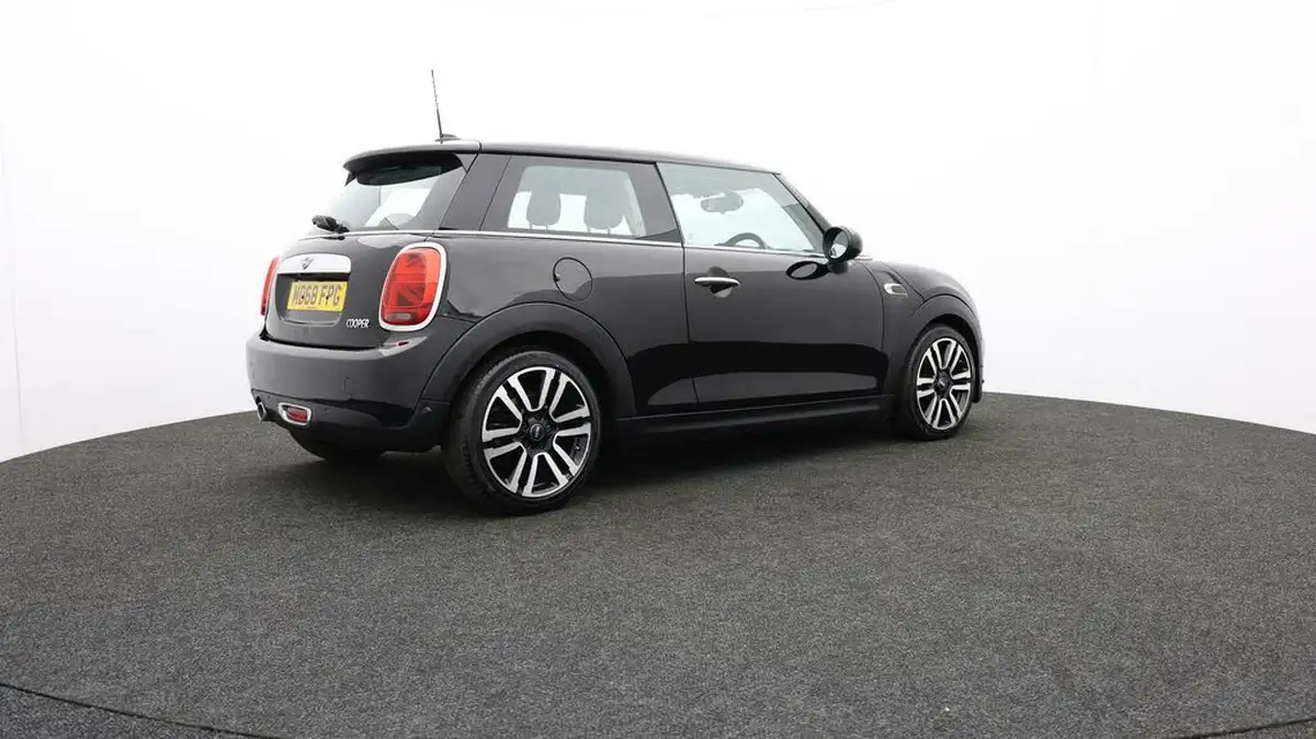 2019-mini-cooper-15-cooper-exclusive-134bhp-ss-hatchback-3d-auto-big-6