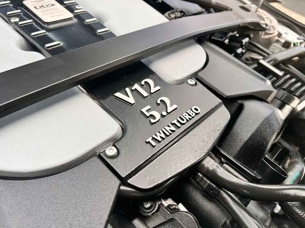 2021-aston-martin-dbs-52-v12-superleggera-big-33