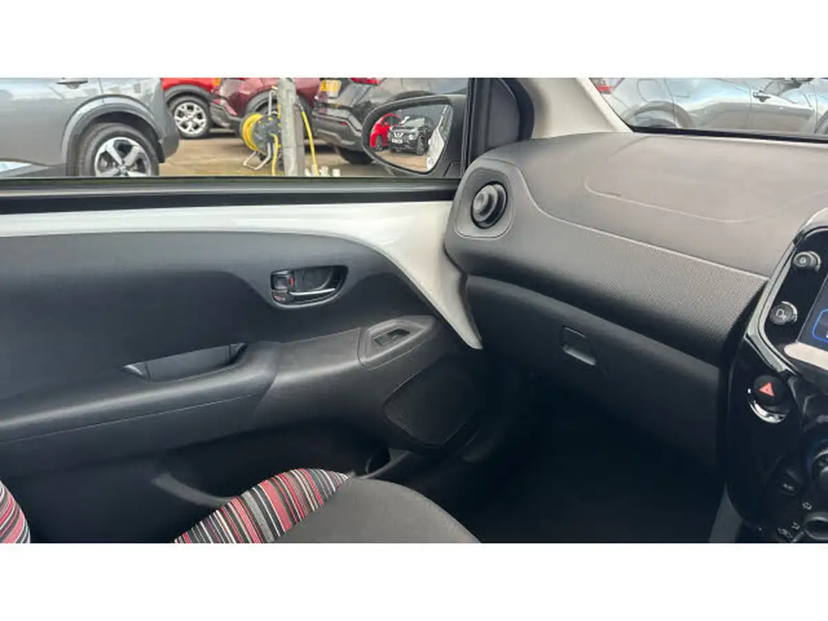 2021-citroen-c1-10-vti-shine-5d-big-34