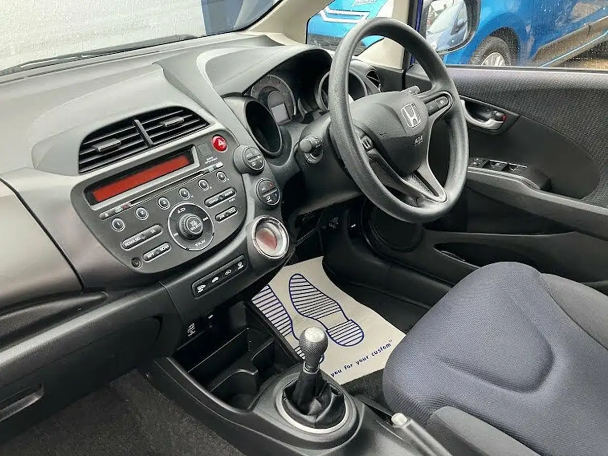 2012-honda-jazz-14-es-big-19