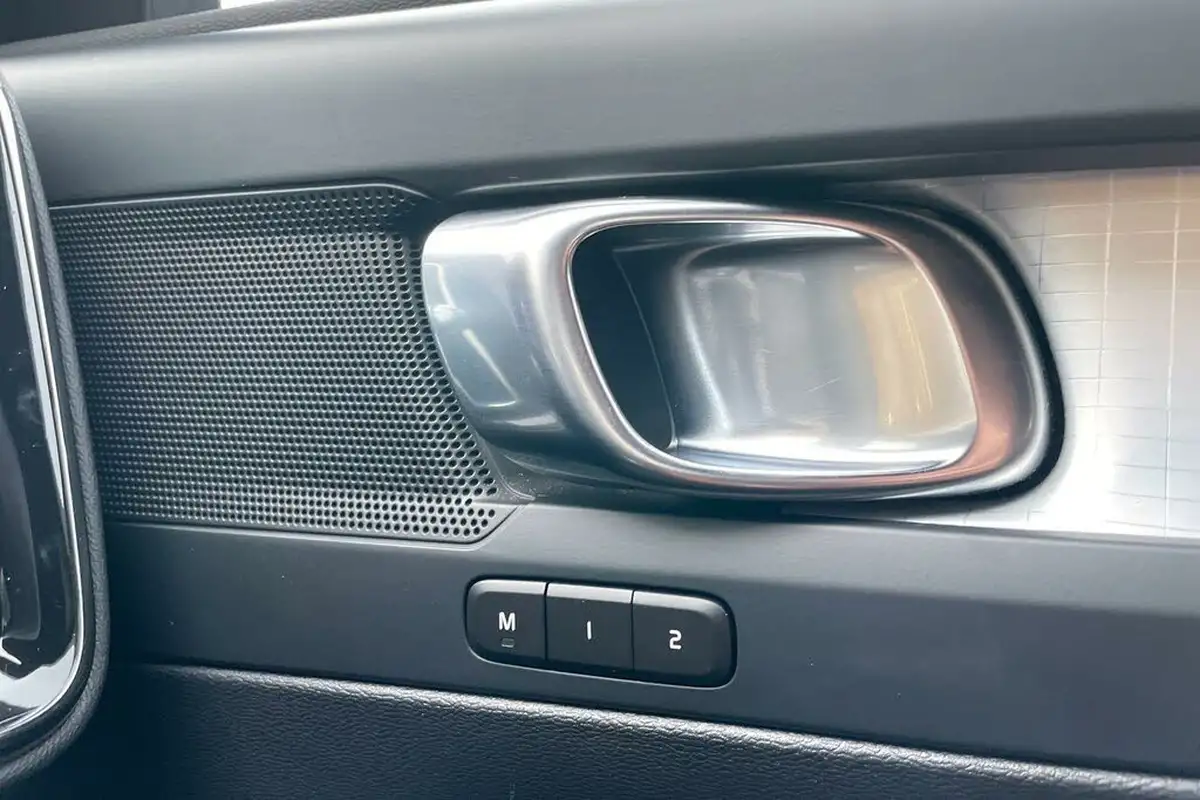 2023-volvo-xc40-20-b3-plus-big-42