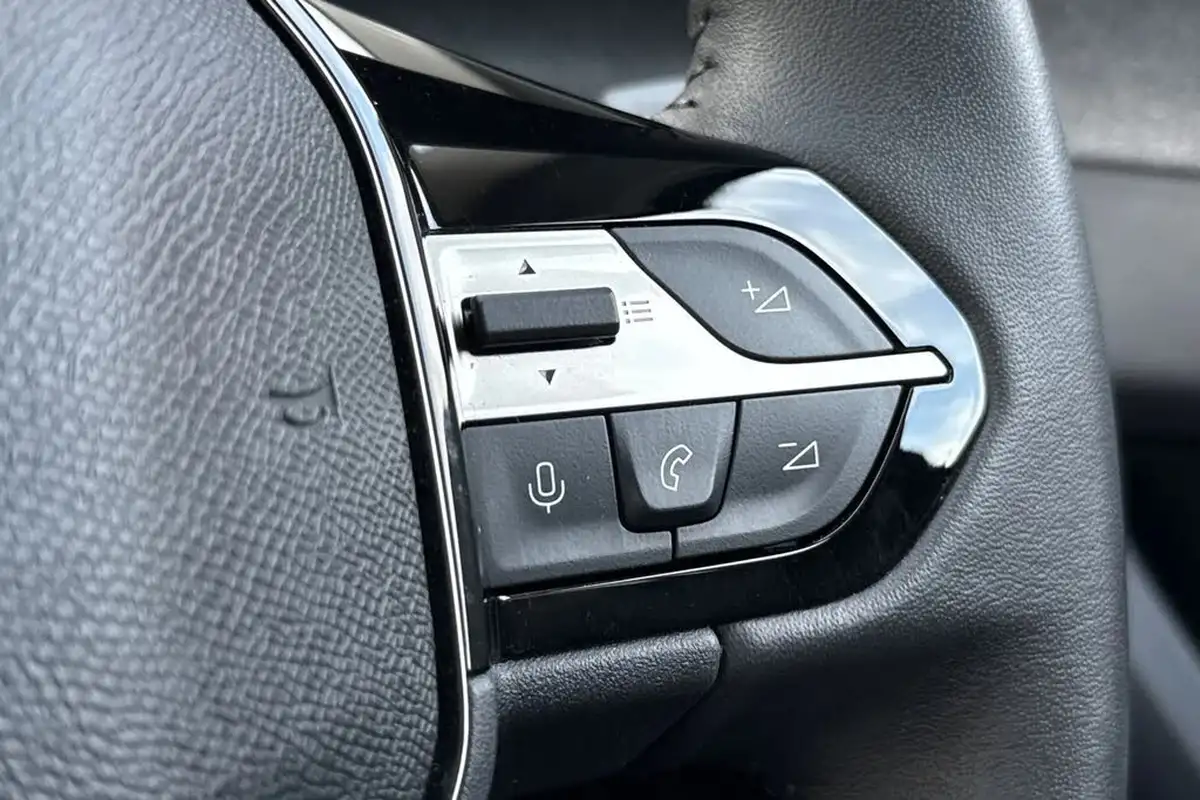 2023-peugeot-308-12-puretech-allure-premium-130ps-big-26