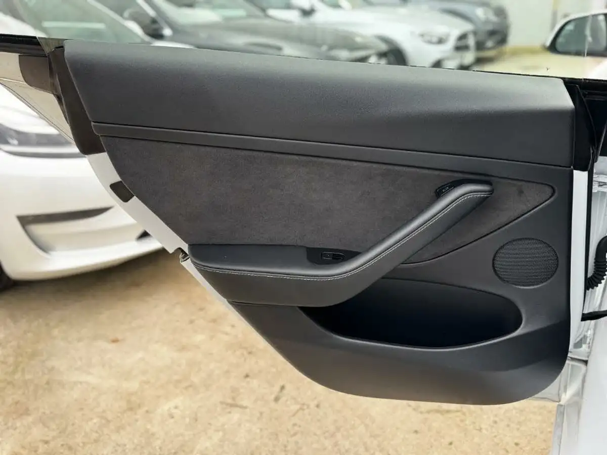 2021-tesla-model-3-e-long-range-awd-big-31