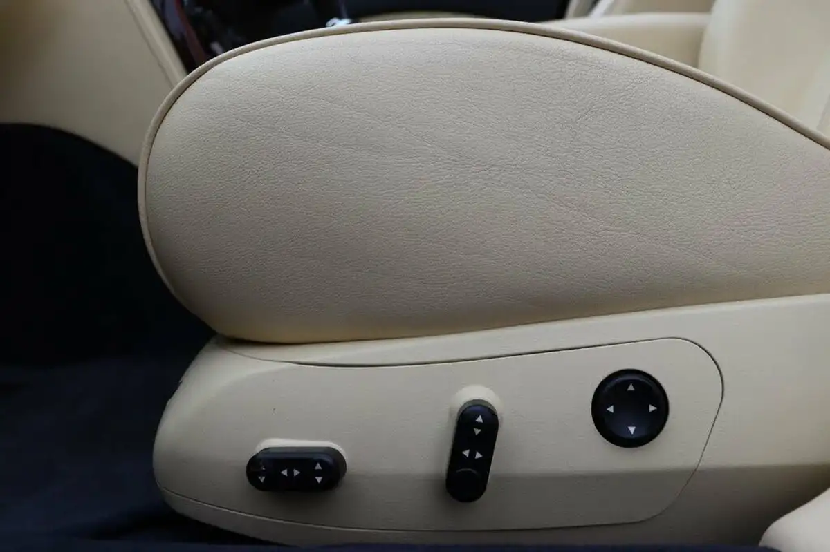 2006-maserati-quattroporte-42-seq-big-22
