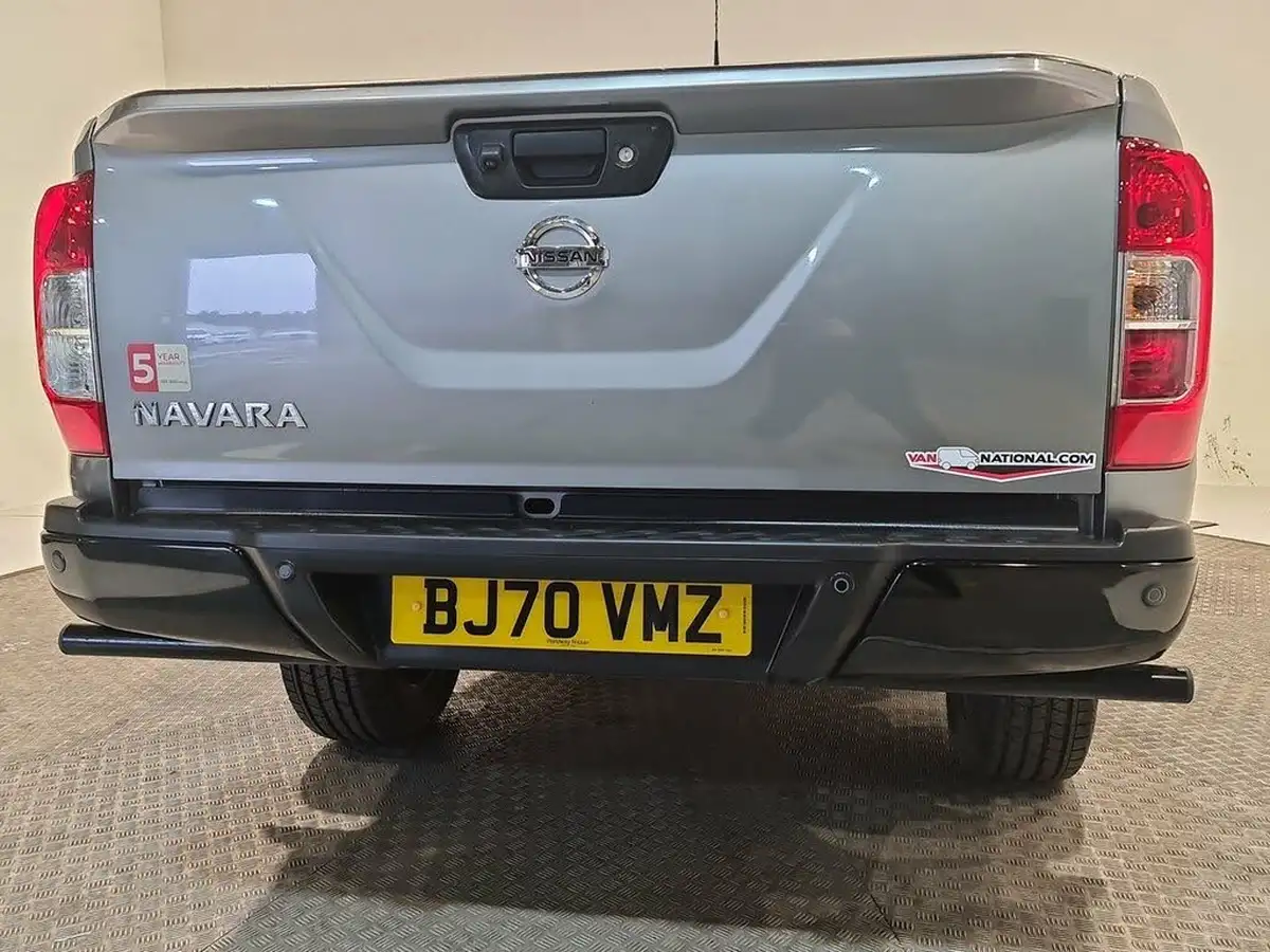 2020-nissan-navara-23dci-tt-n-guard-8-navileathersunroof-big-14