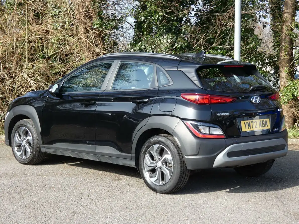 2023-hyundai-kona-16-gdi-se-connect-big-4