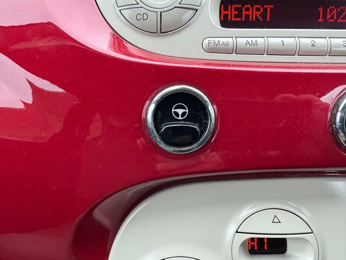 2010-fiat-500c-12-lounge-big-17