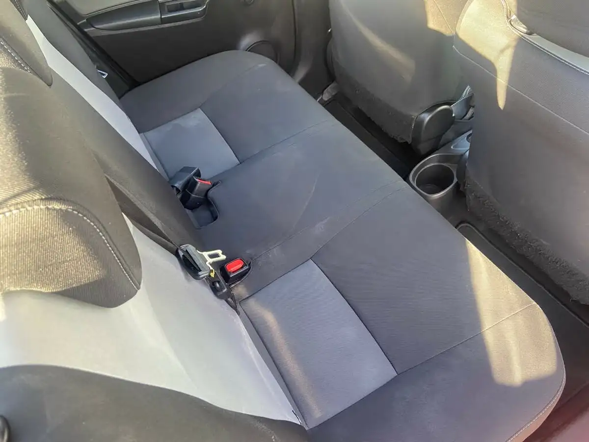 2018-toyota-yaris-15-vvt-i-icon-tech-hybrid-big-10
