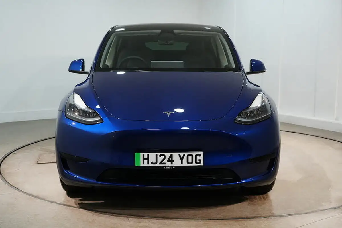 2024-tesla-model-y-e-rwd-big-1