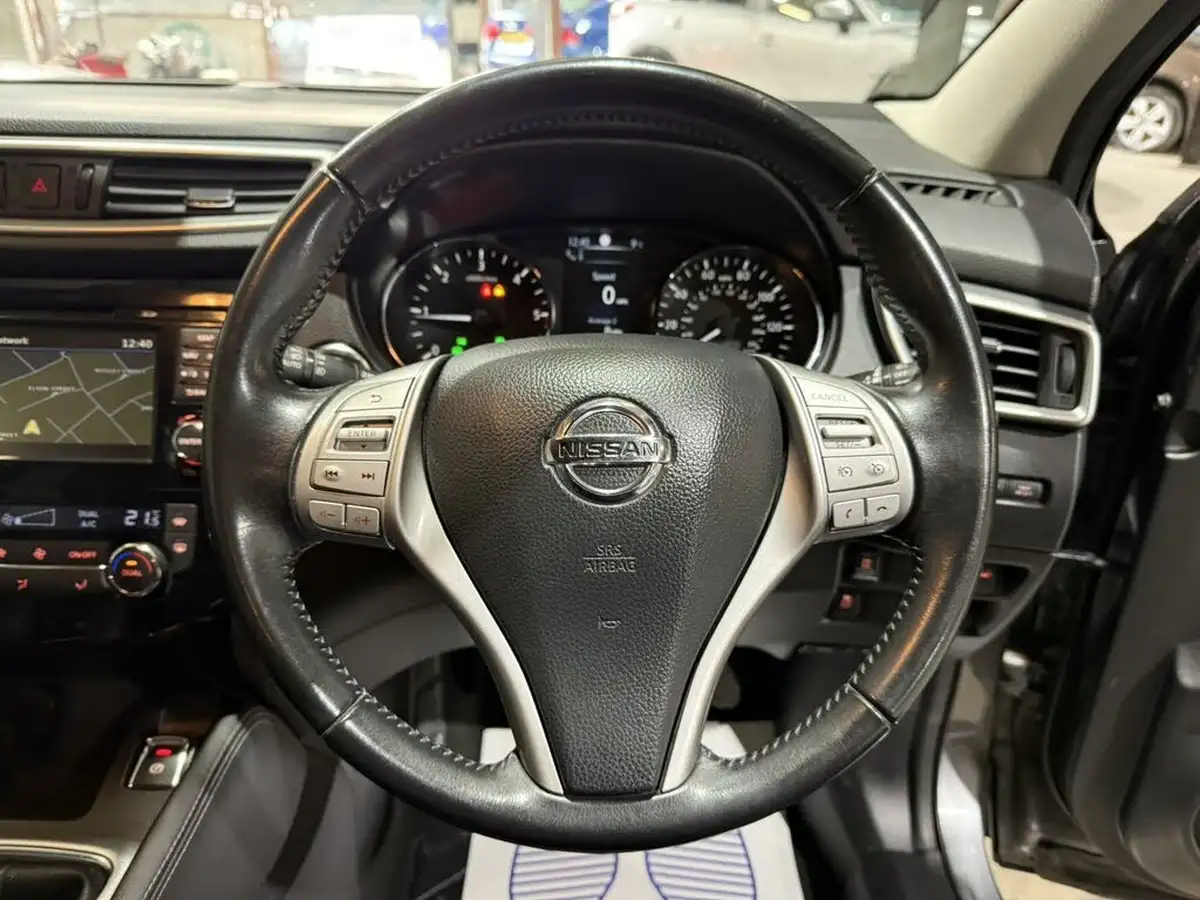 2015-nissan-qashqai-16dci-tekna-4x4-glass-roof-big-28