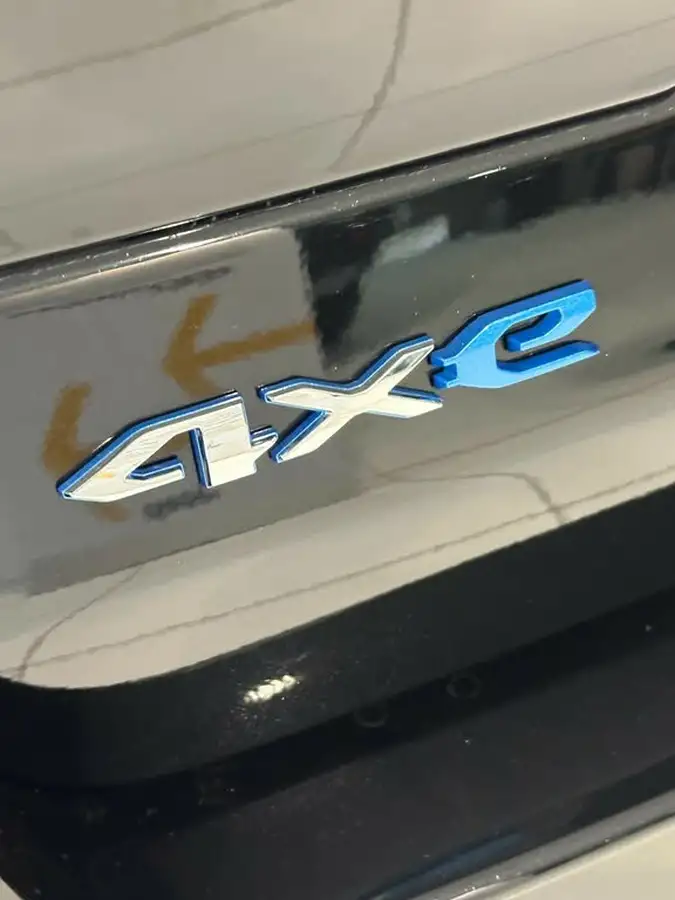 2024-jeep-grand-cherokee-20-gme-overland-big-11