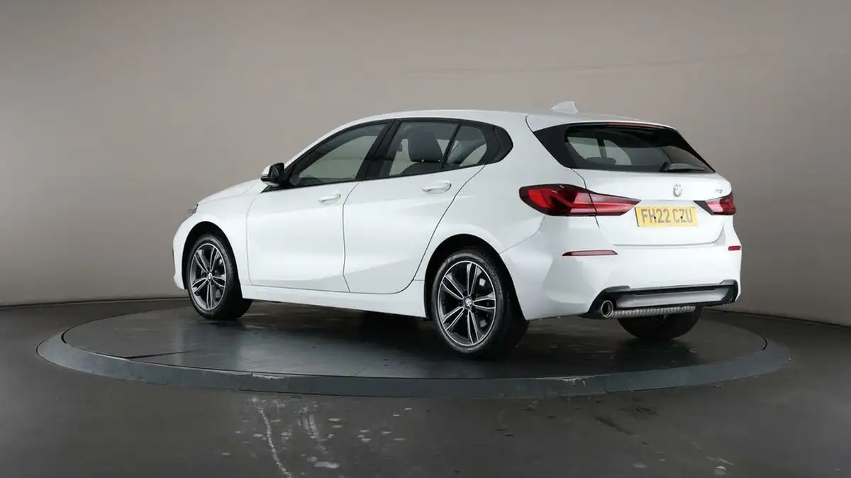 2022-bmw-1-series-big-5