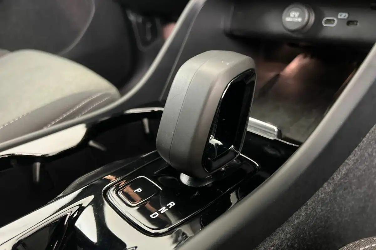 2023-volvo-xc40-20-b3-plus-big-12