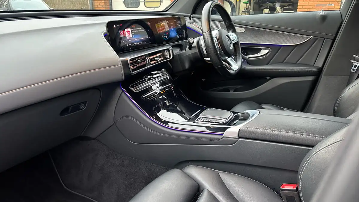 2022-mercedes-benz-eqc-e-eqc-400-amg-line-big-9