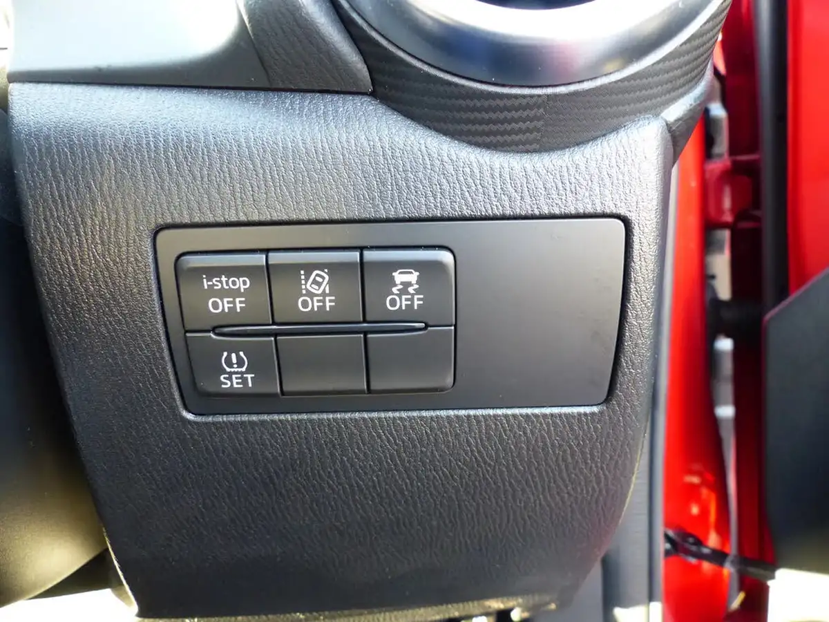 2020-mazda-mazda2-15-skyactiv-g-gt-sport-nav-light-stone-big-18