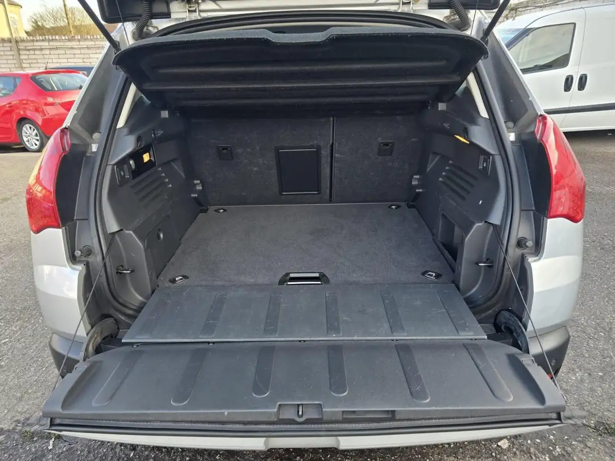 2012-peugeot-3008-crossover-16e-hdi-active-big-11