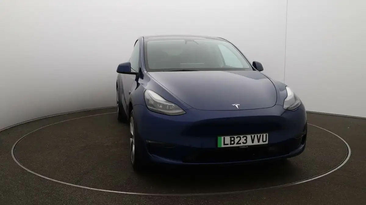 2023-tesla-model-y-e-long-range-big-37