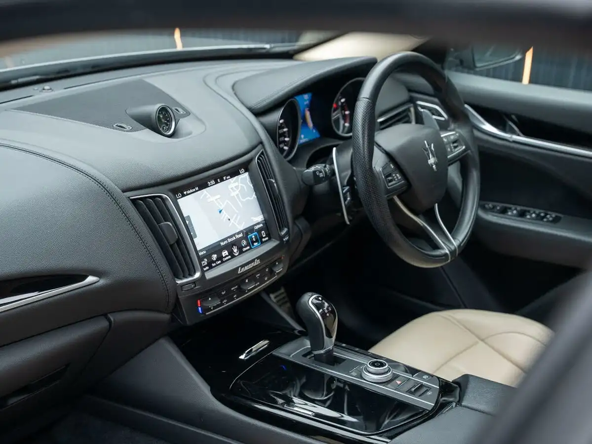 2018-maserati-levante-30-gransport-nerissimo-edition-big-41