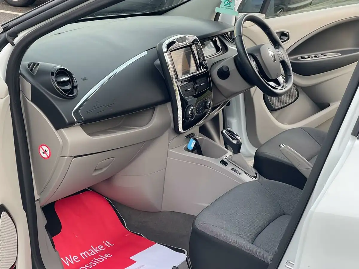 2015-renault-zoe-e-dynamique-nav-big-37