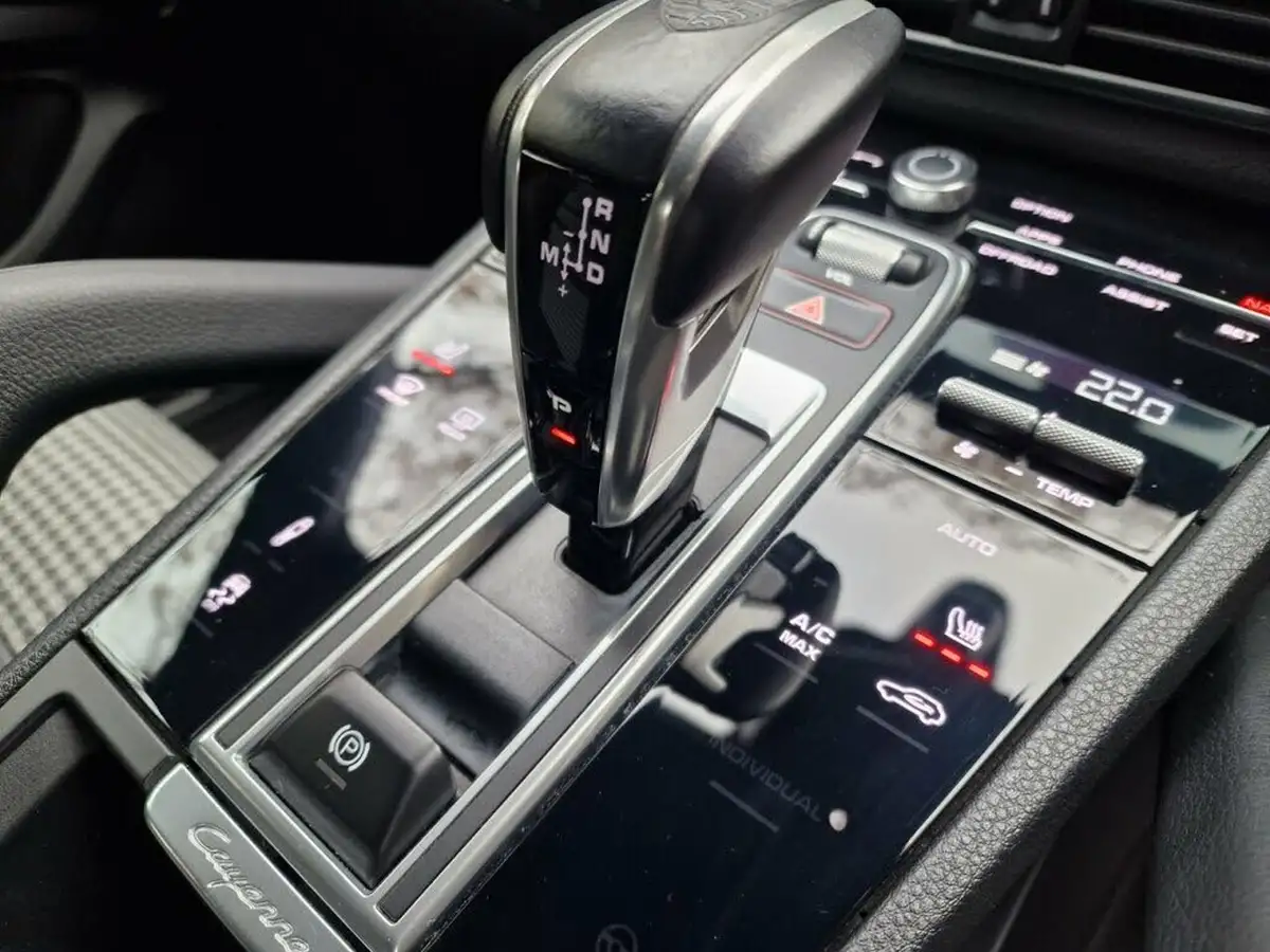 2019-porsche-cayenne-30-v6-s-big-28