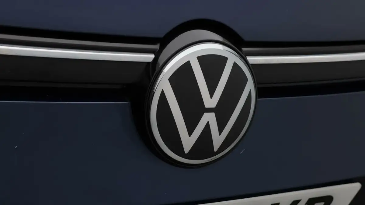 2022-volkswagen-golf-15-tsi-life-130ps-hatchback-big-22