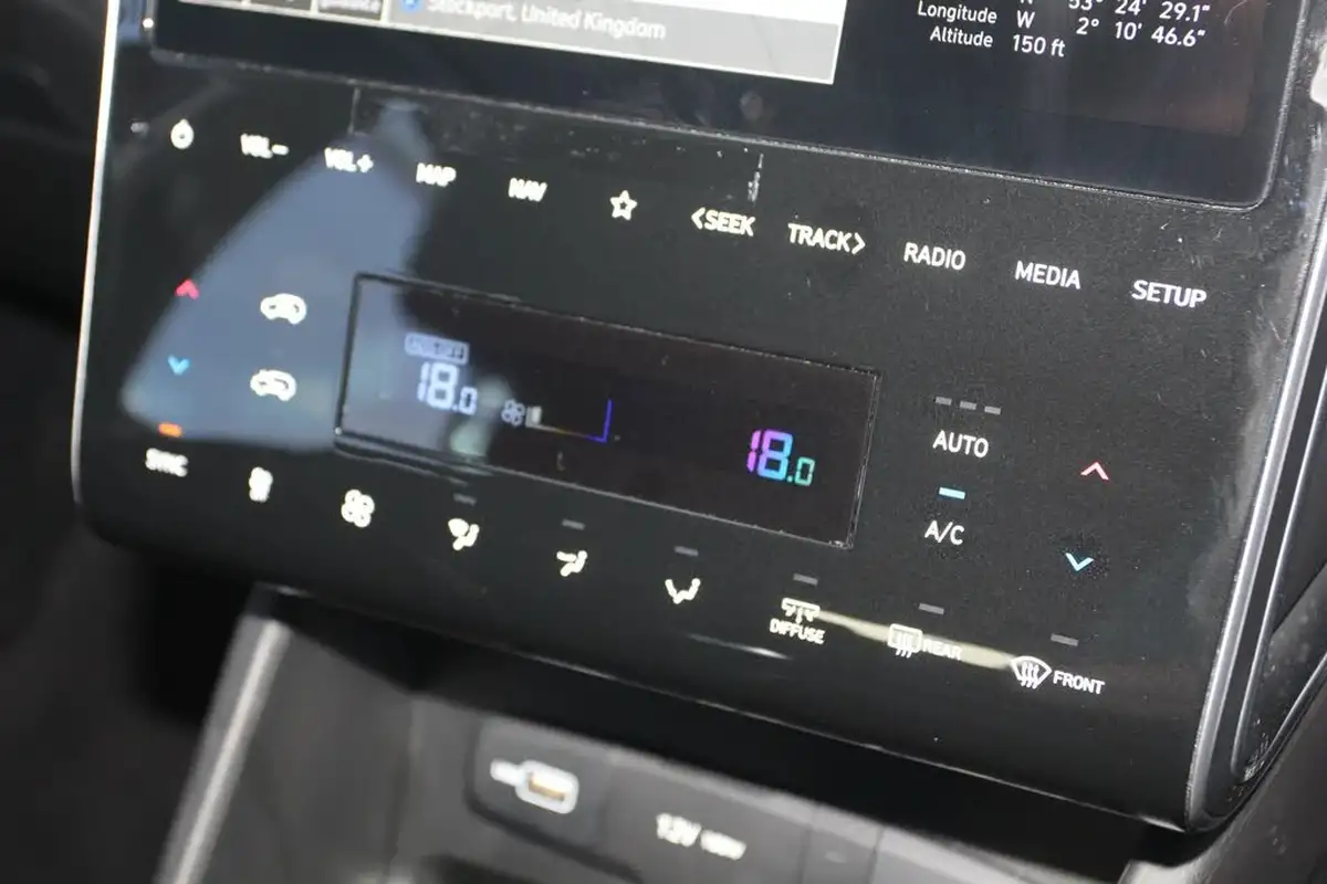 2024-hyundai-tucson-16-t-gdi-premium-150ps-big-18