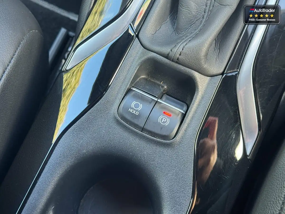 2019-toyota-corolla-20-vvt-i-excel-trk-hatchback-big-28