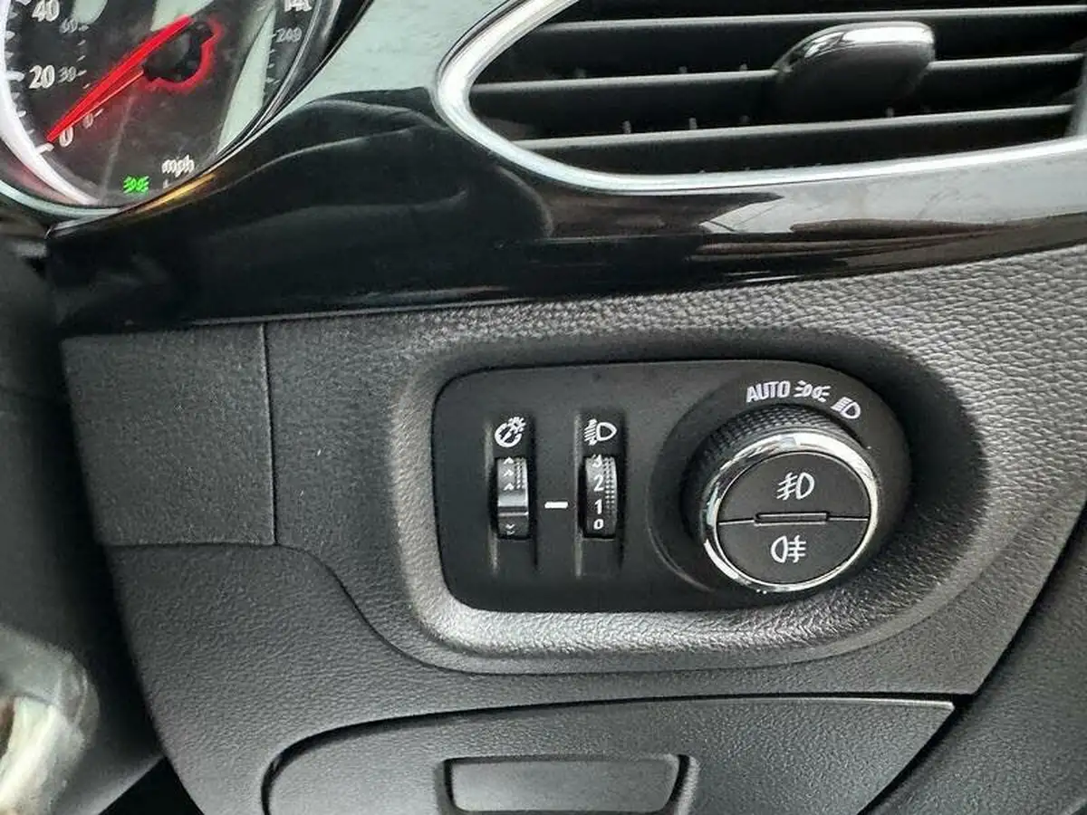2018-vauxhall-astra-14i-sri-hatchback-big-14
