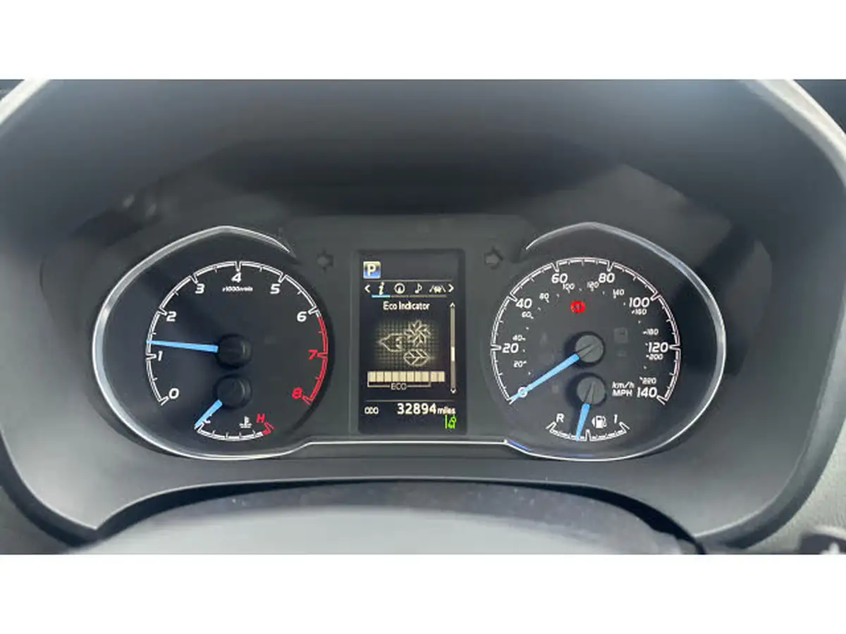 2019-toyota-yaris-15-vvt-i-icon-tech-111bhp-1496cc-cvt-big-17