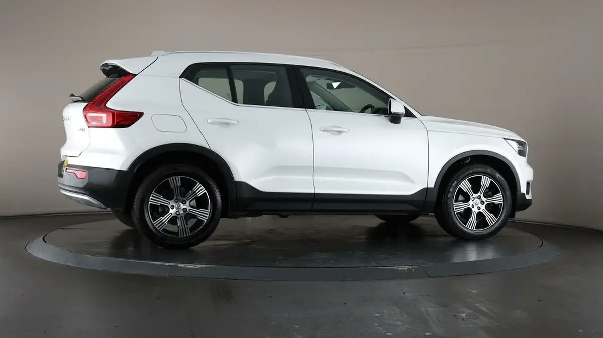 2022-volvo-xc40-20-b4-inscription-awd-big-53