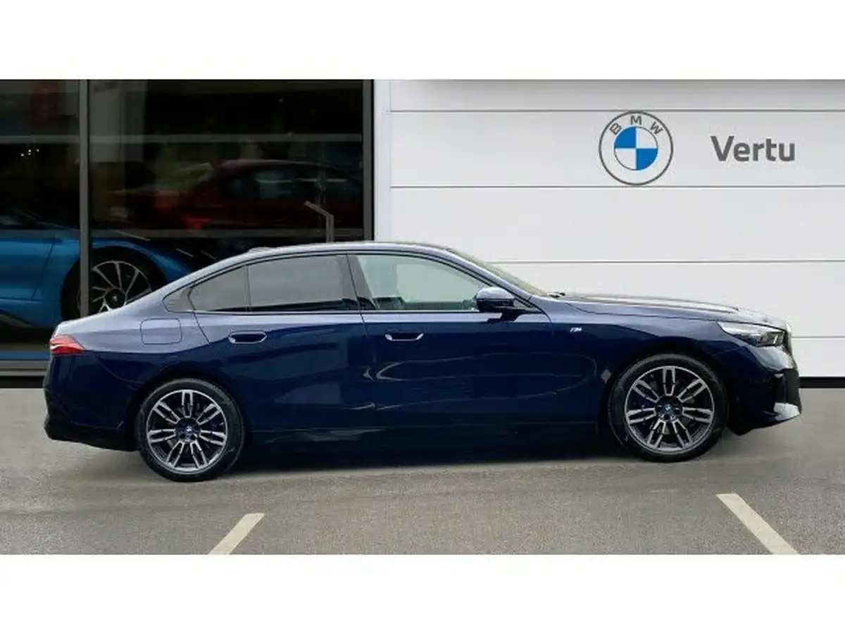 2024-bmw-5-series-e-i5-edrive40-m-sport-saloon-4d-big-2