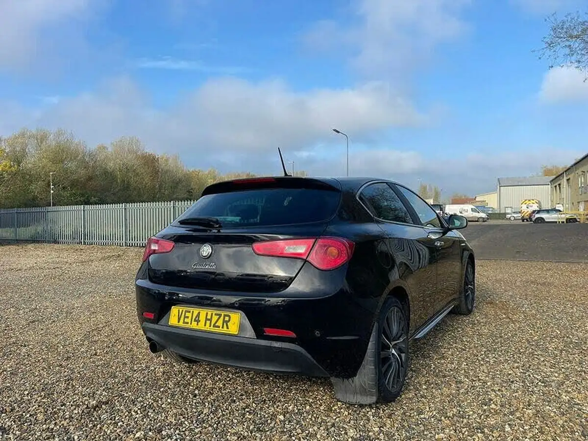 2014-alfa-romeo-giulietta-14-sportiva-nav-big-5