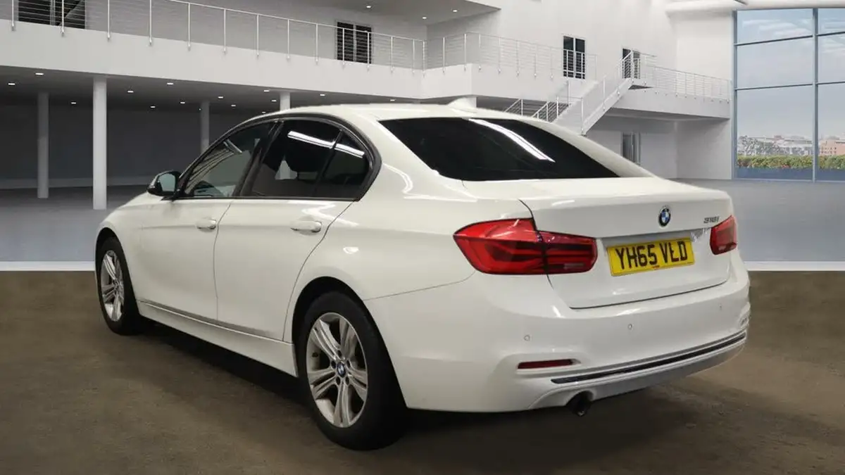 2015-bmw-3-series-15-318i-sport-saloon-4d-big-1