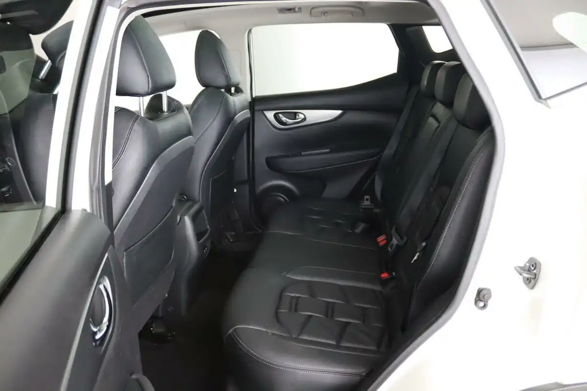 2021-nissan-qashqai-13-dig-t-n-motion-140ps-big-10