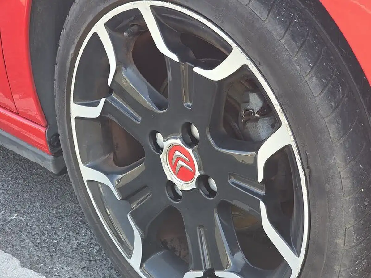 2014-citroen-ds3-16-dstyle-plus-vti-120bhp-big-11