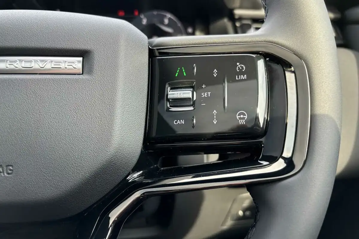 2024-land-rover-range-rover-velar-20-d200-dynamic-se-big-17