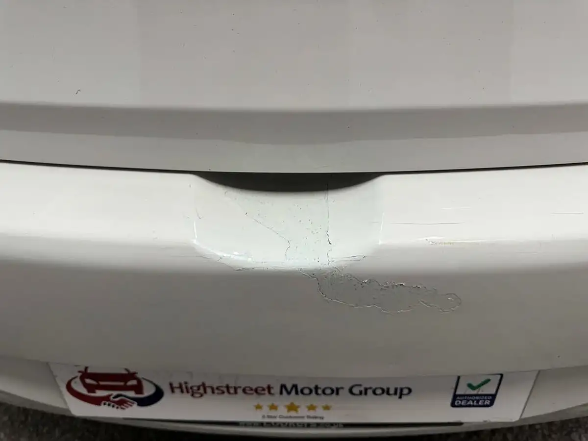 2015-hyundai-i30-14-active-5d-big-57
