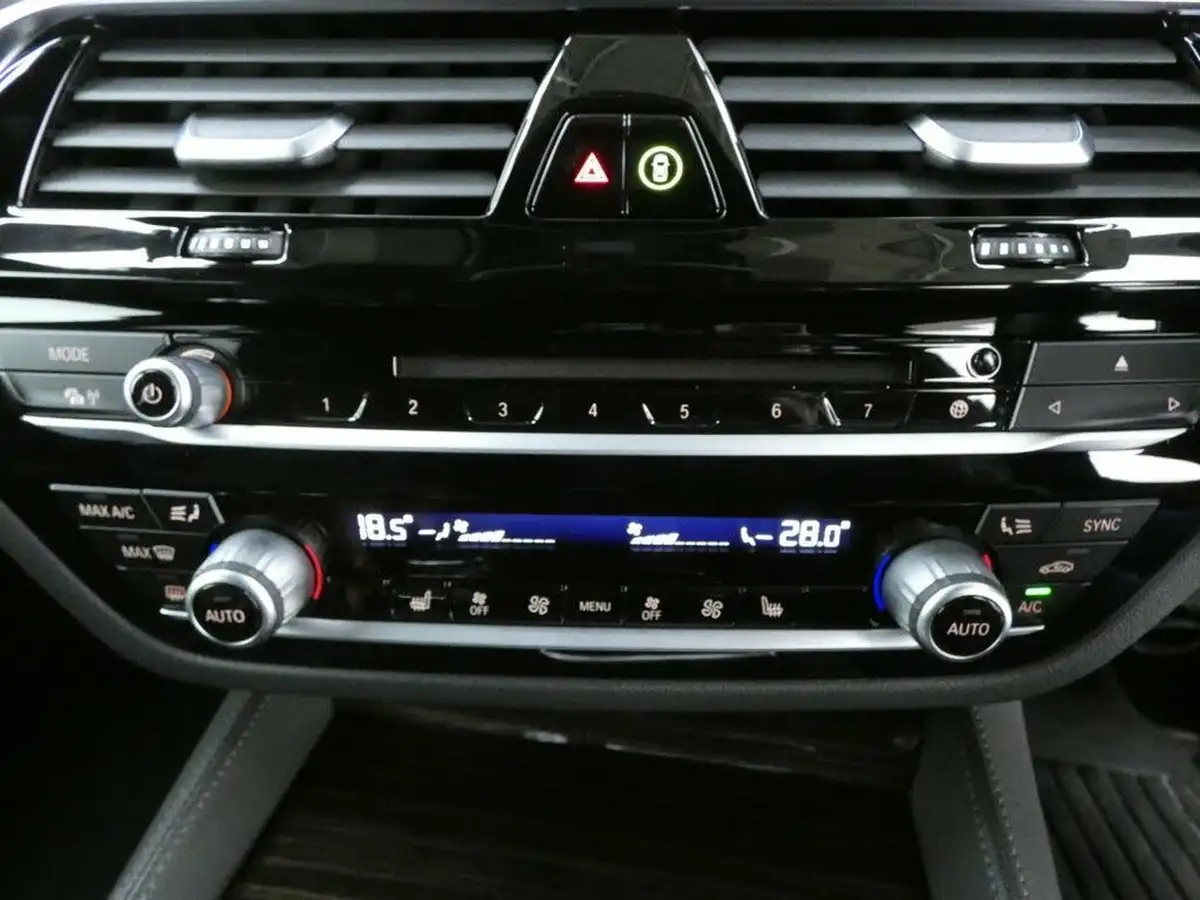 2018-bmw-5-series-30td-530d-m-sport-saloon-4d-big-11