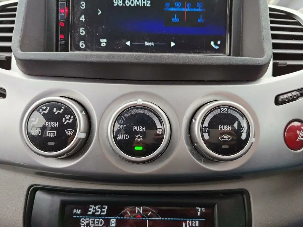 2012-mitsubishi-l200-25td-trojan-eu-v-cab-big-12