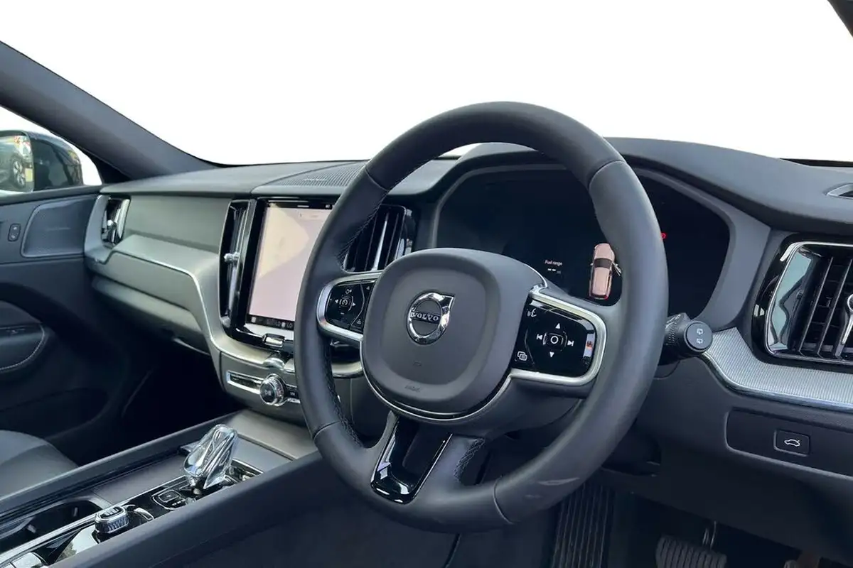2024-volvo-xc60-20-b5-plus-black-edition-big-9