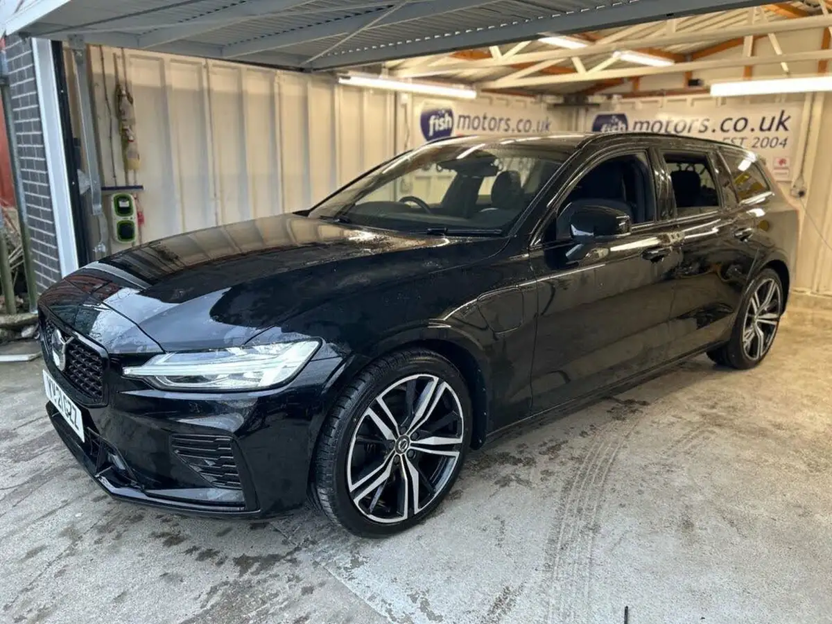 2021-volvo-v60-20-t6-r-design-340bhp-big-28