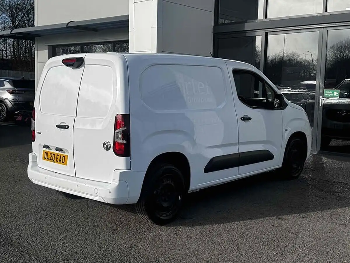 2020-vauxhall-combo-15cdti-sportive-2000-100pseu6dt-big-11