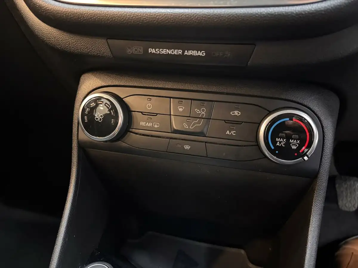 2018-ford-fiesta-15tdci-zetec-5d-big-26