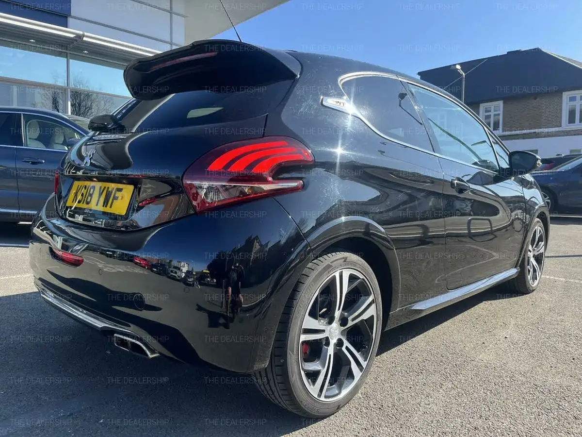 2018-peugeot-208-16-thp-gti-prestige-big-4