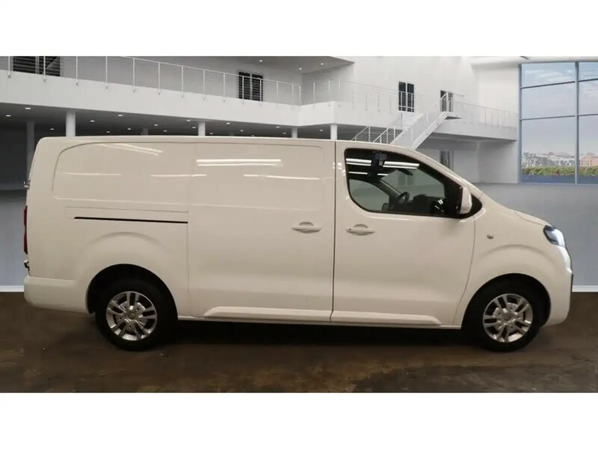 2019-vauxhall-vivaro-15td-2900-l2h1-sportive-big-5