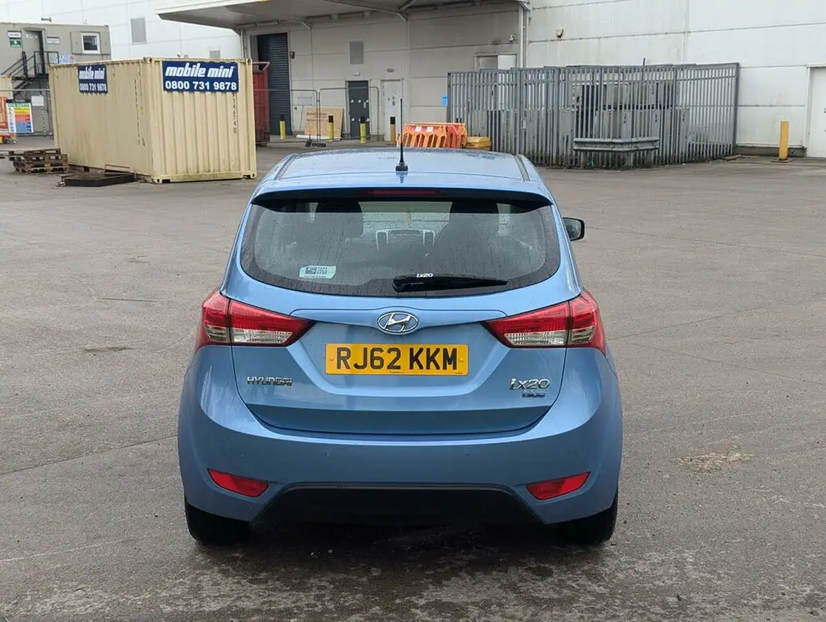2012-hyundai-ix20-16td-active-big-12