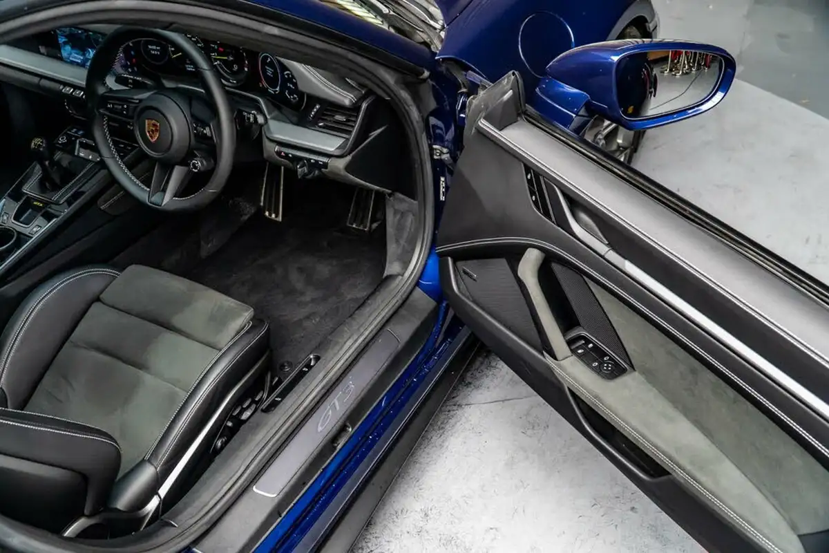 2022-porsche-911-40-gt3-rwd-big-28